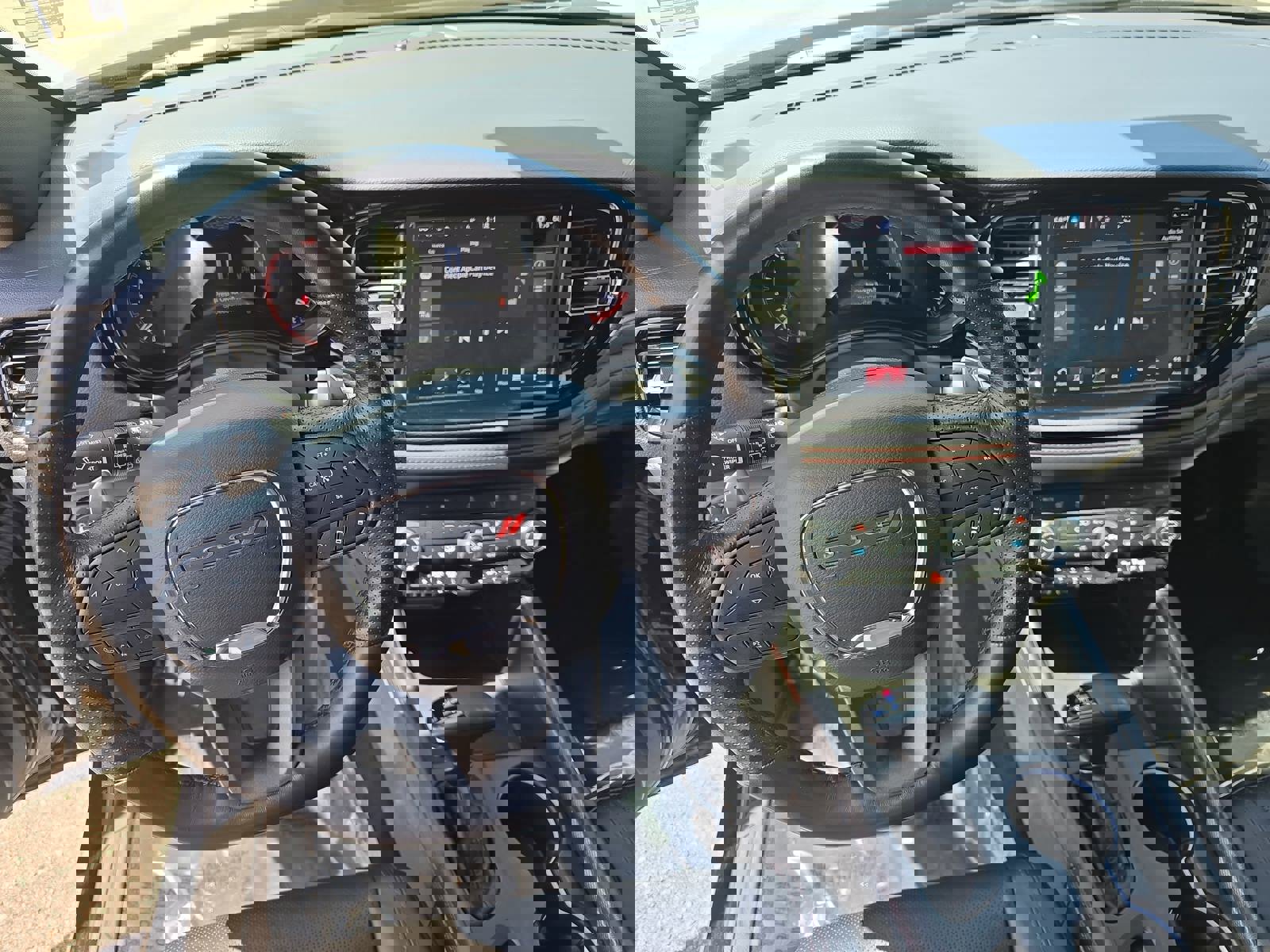 Used 2024 Dodge Durango GT image 18