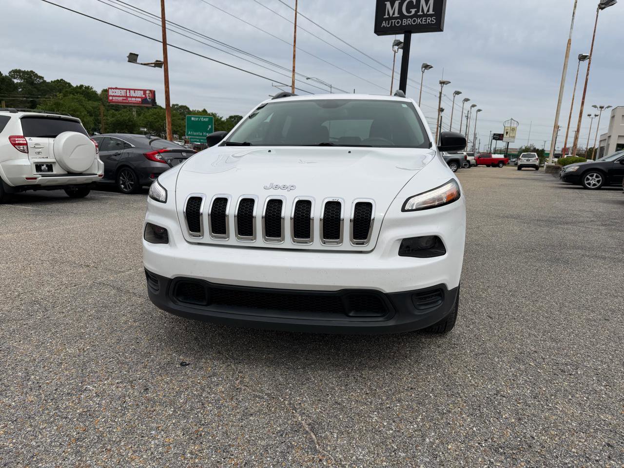 Used 2016 Jeep Cherokee Sport image 6