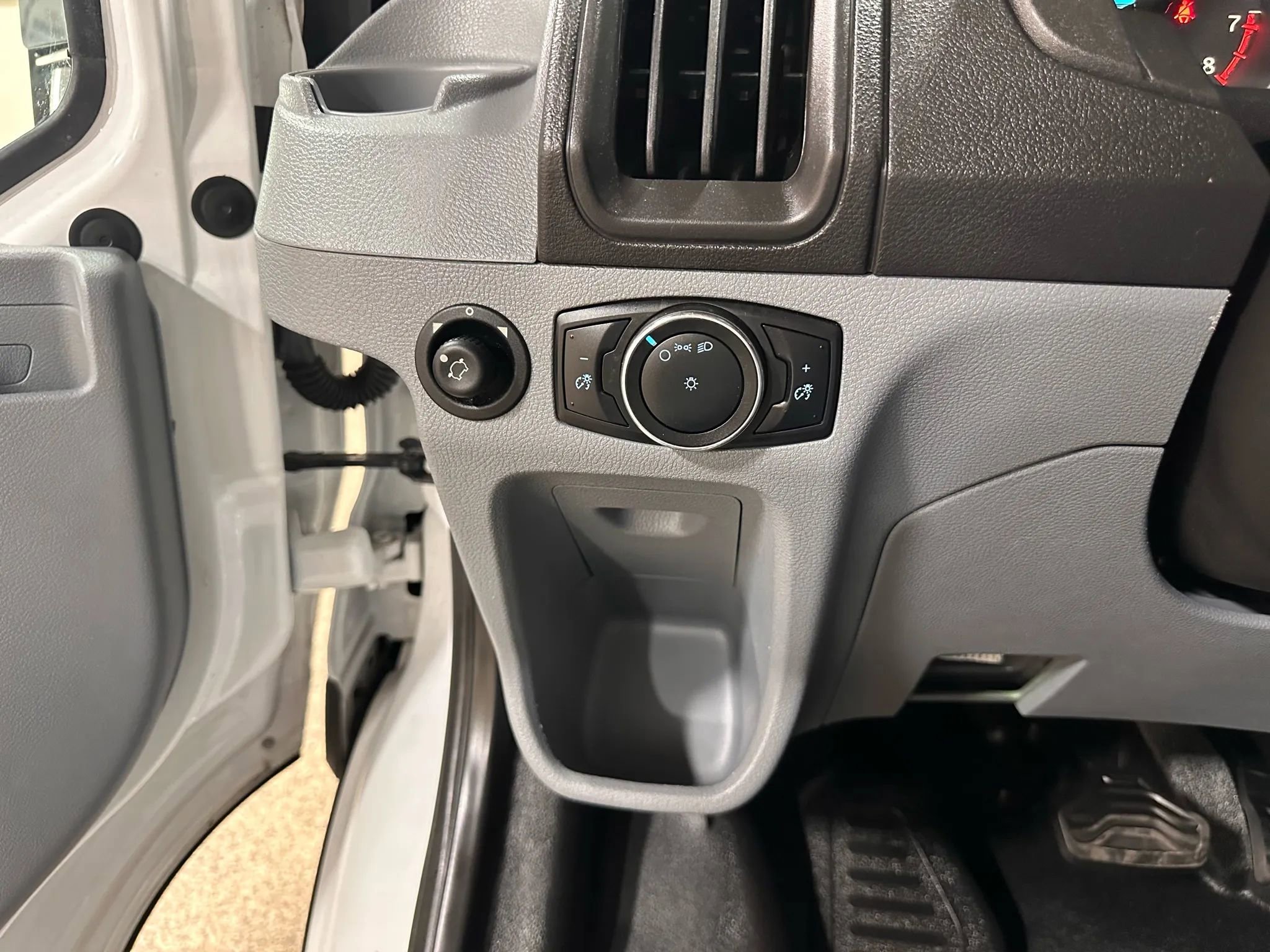 Used 2016 Ford Transit 150 148 Medium Roof RWD image 37