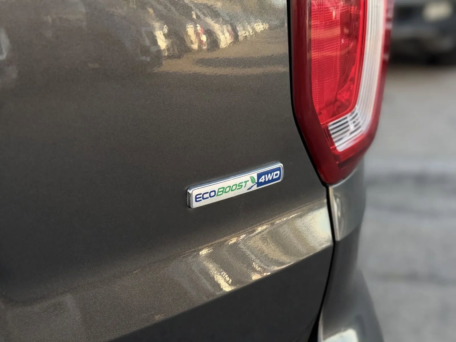 Used 2019 Ford Explorer Platinum image 50