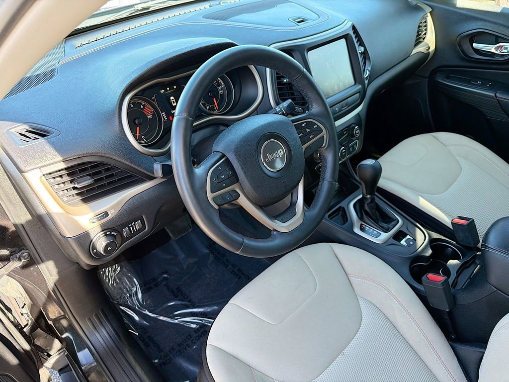 Used 2016 Jeep Cherokee 75th Anniversary image 25