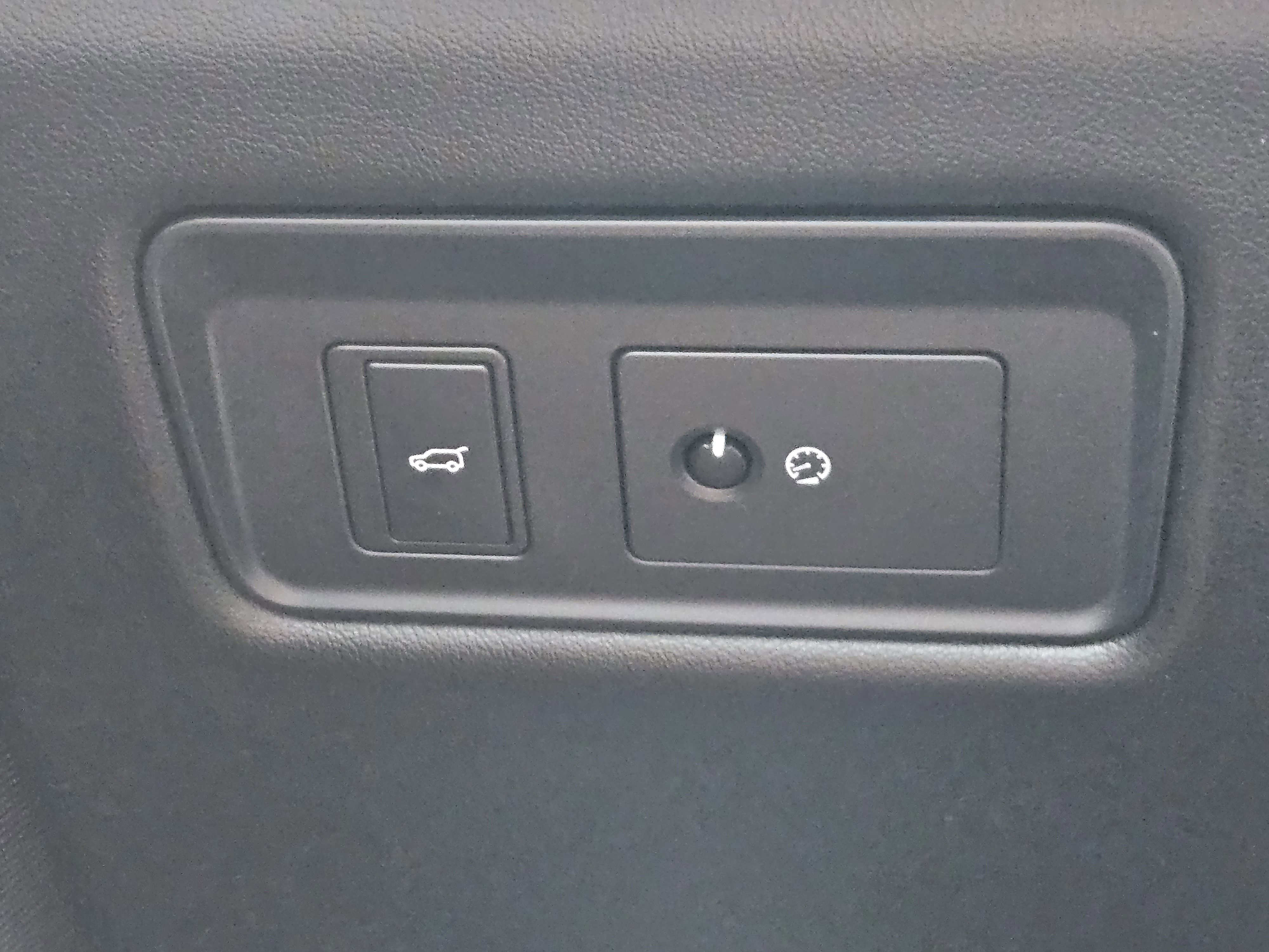 Used 2018 Land Rover Range Rover Sport SVR image 24