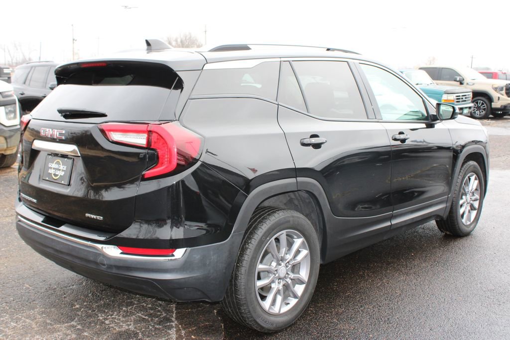 Used 2024 GMC Terrain SLT image 9