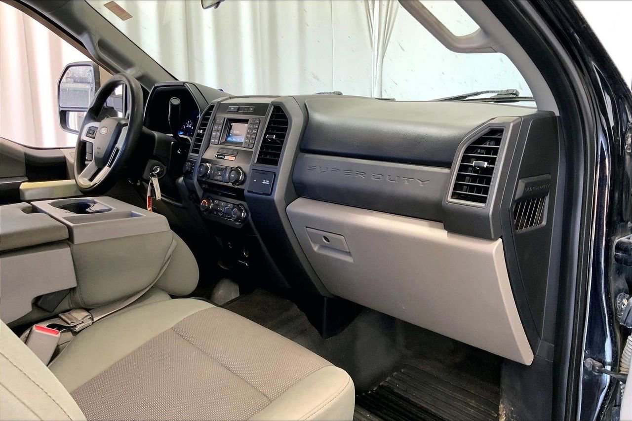Used 2017 Ford F250 XL w/ STX Appearance Package AWD/4WD image 28