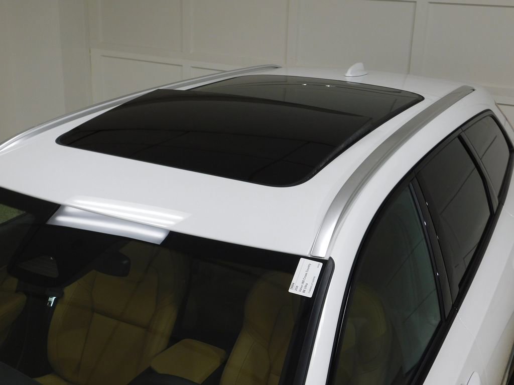 Used 2026 Volvo V90 B6 Cross Country Ultra image 19