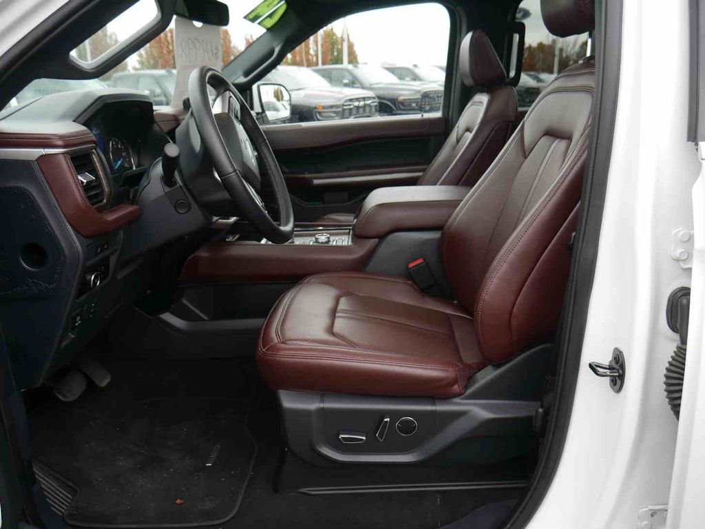 Used 2024 Ford Expedition Max Limited image 31