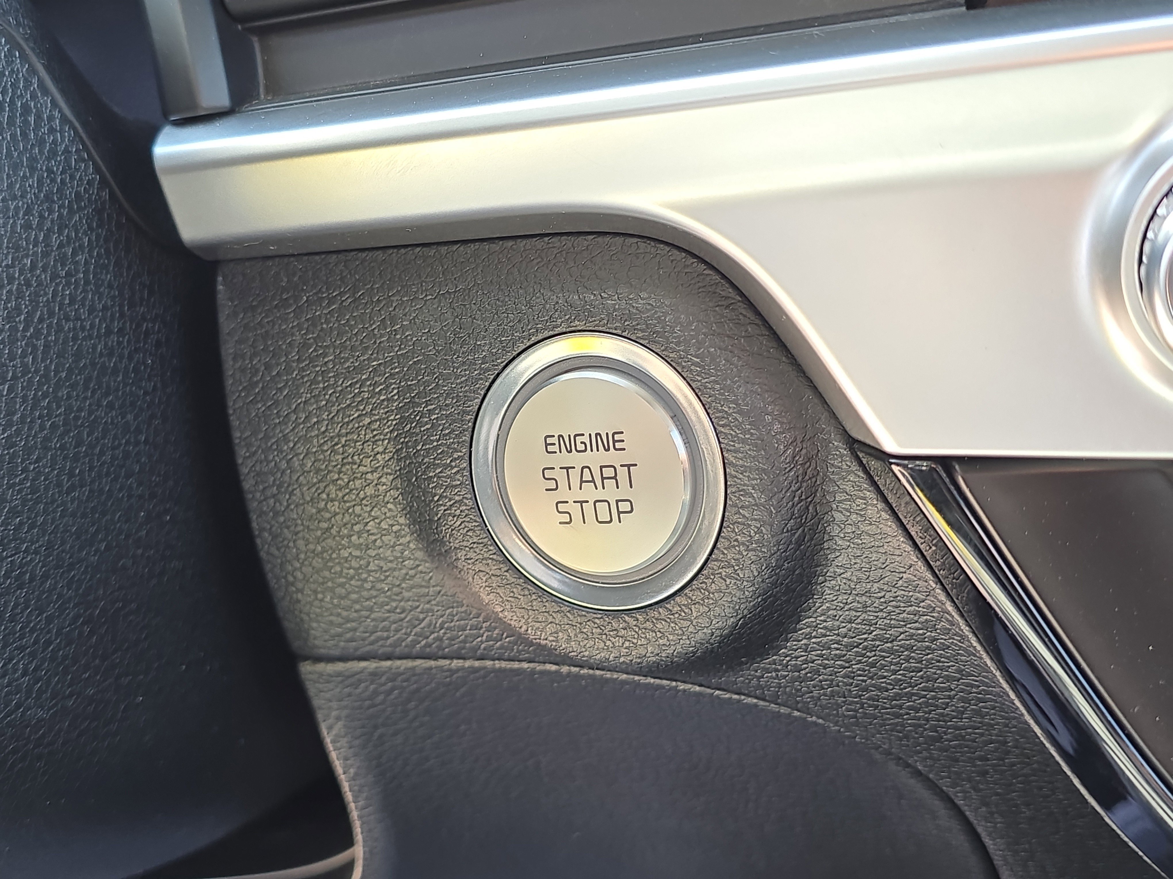 Certified 2023 Kia Telluride EX w/ EX Captain's Chair Package image 29