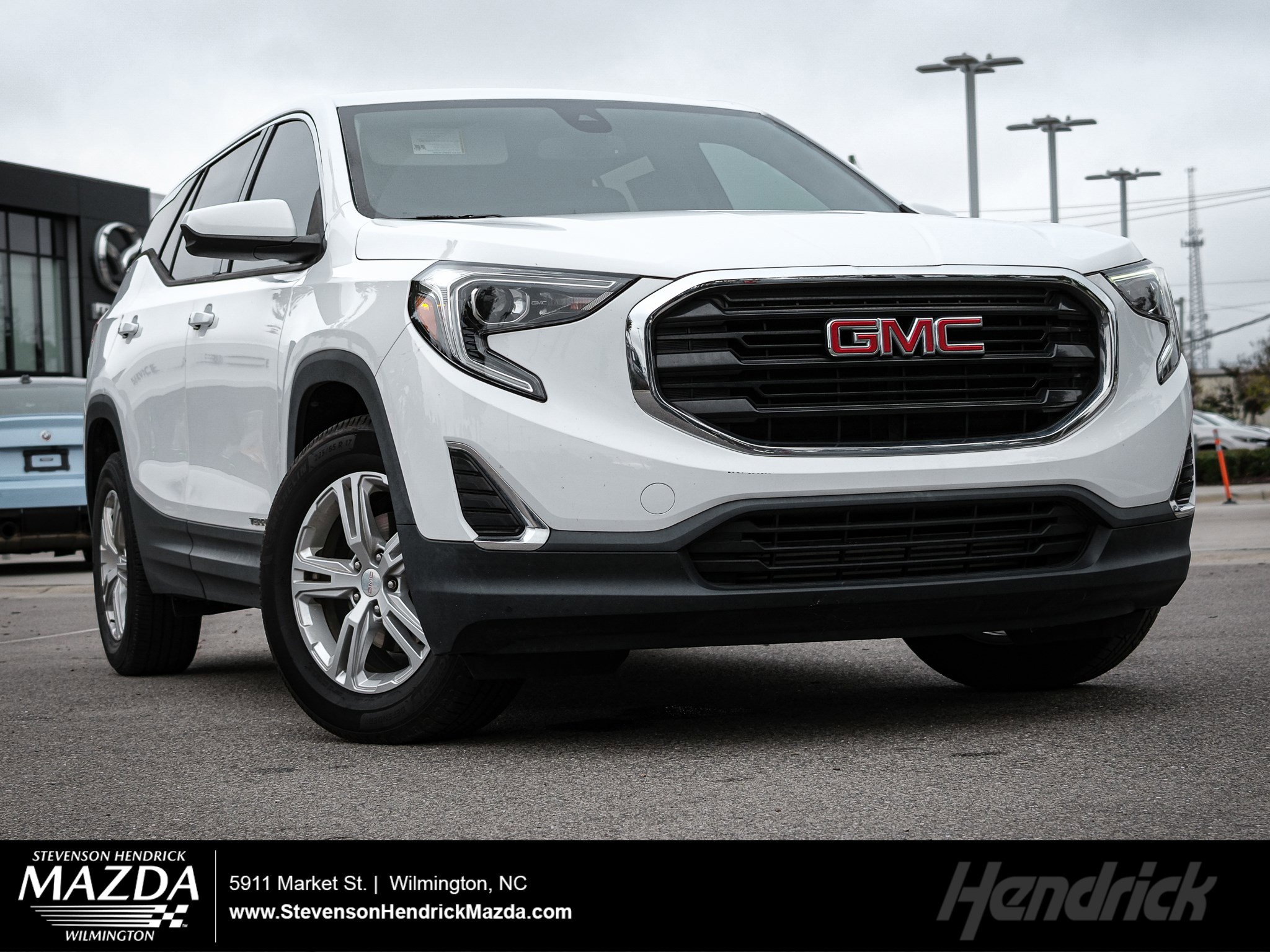 Used 2020 GMC Terrain SLE image 1