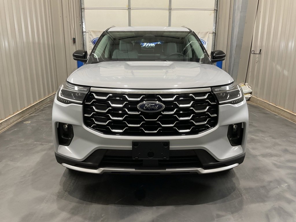 Used 2025 Ford Explorer Platinum w/ Ultimate Package image 2