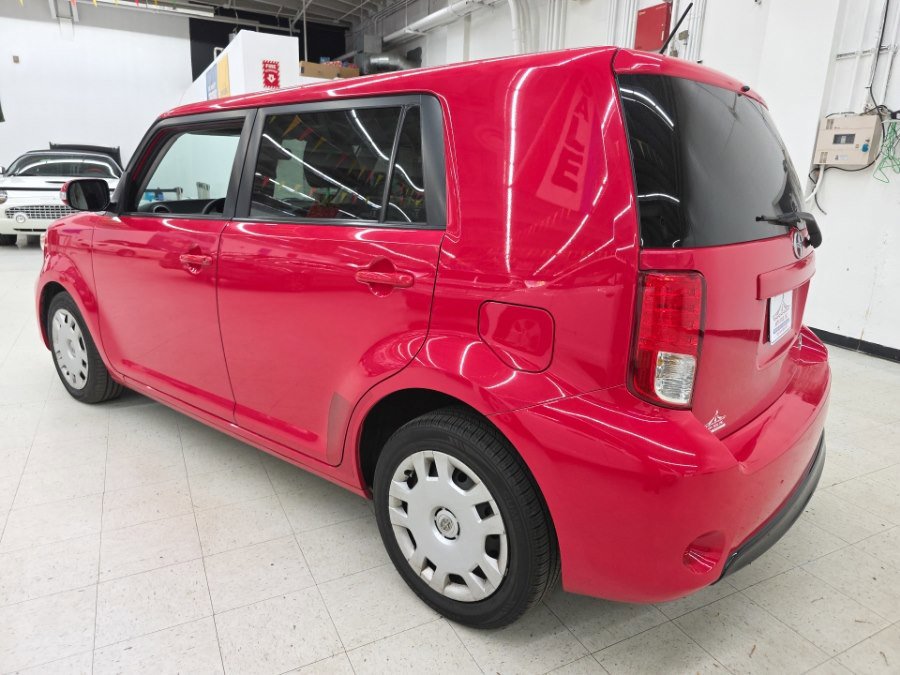 Used 2015 Scion xB FWD image 4