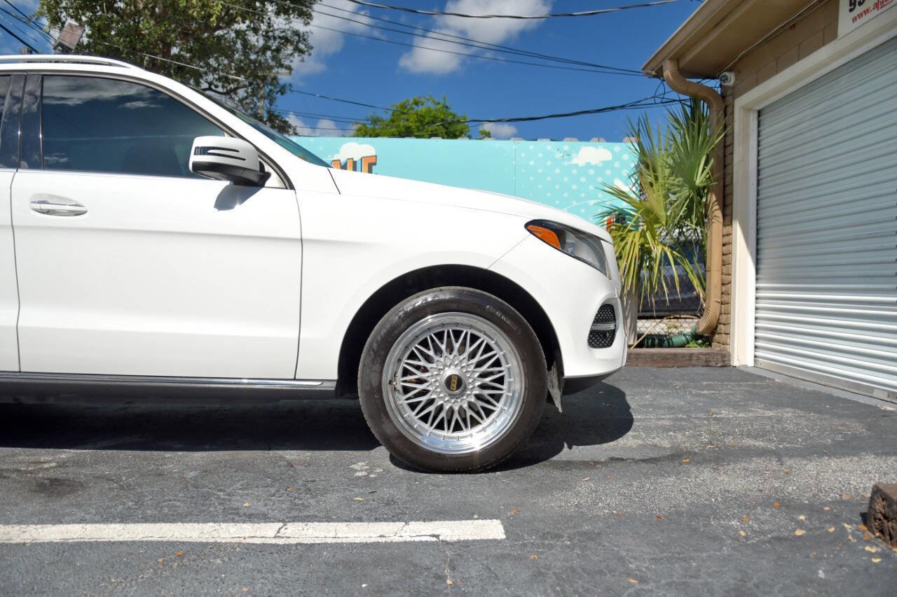 Used 2017 Mercedes-Benz GLE 350 w/ Premium 1 Package image 30