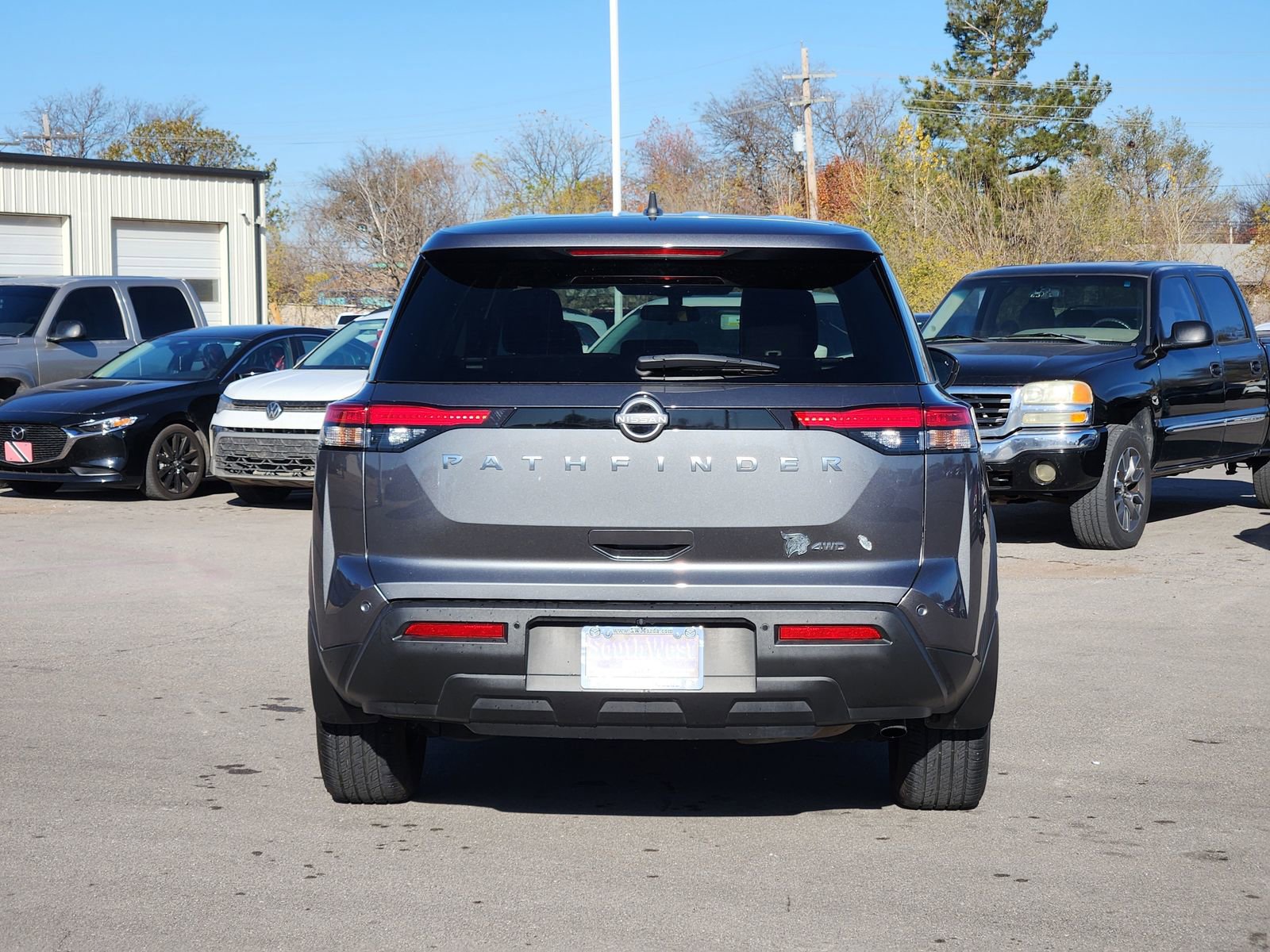 Used 2023 Nissan Pathfinder S image 8