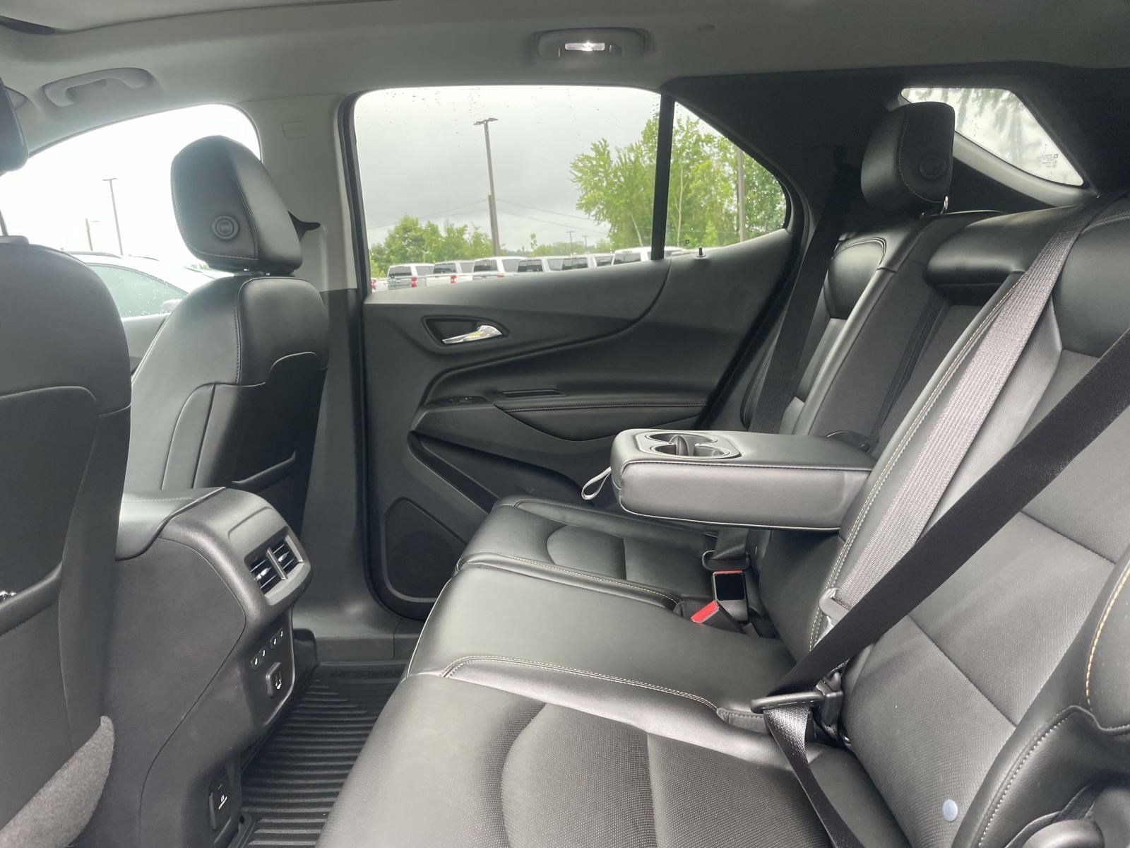 Used 2020 Chevrolet Equinox Premier FWD image 11