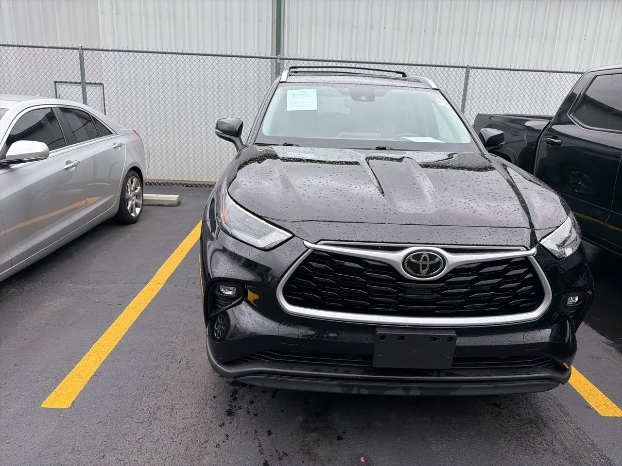 Used 2022 Toyota Highlander XLE image 6