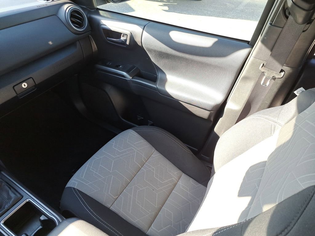 Certified 2022 Toyota Tacoma TRD Sport image 11