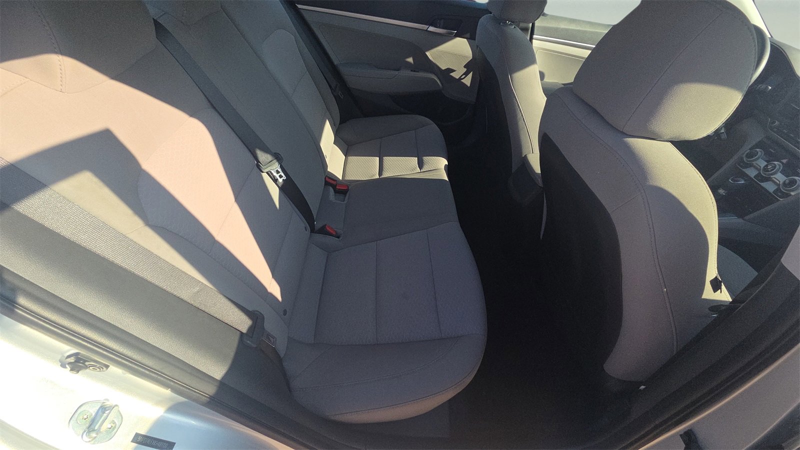 Used 2019 Hyundai Elantra SE image 26