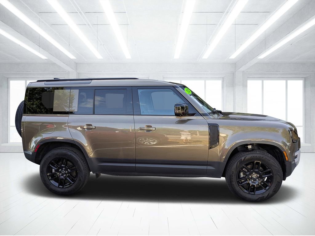 Used 2025 Land Rover Defender 110 S AWD/4WD image 2