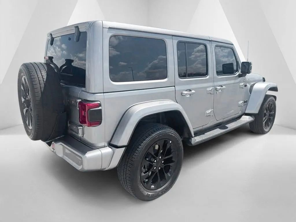 Used 2020 Jeep Wrangler Unlimited Sahara AWD/4WD image 7