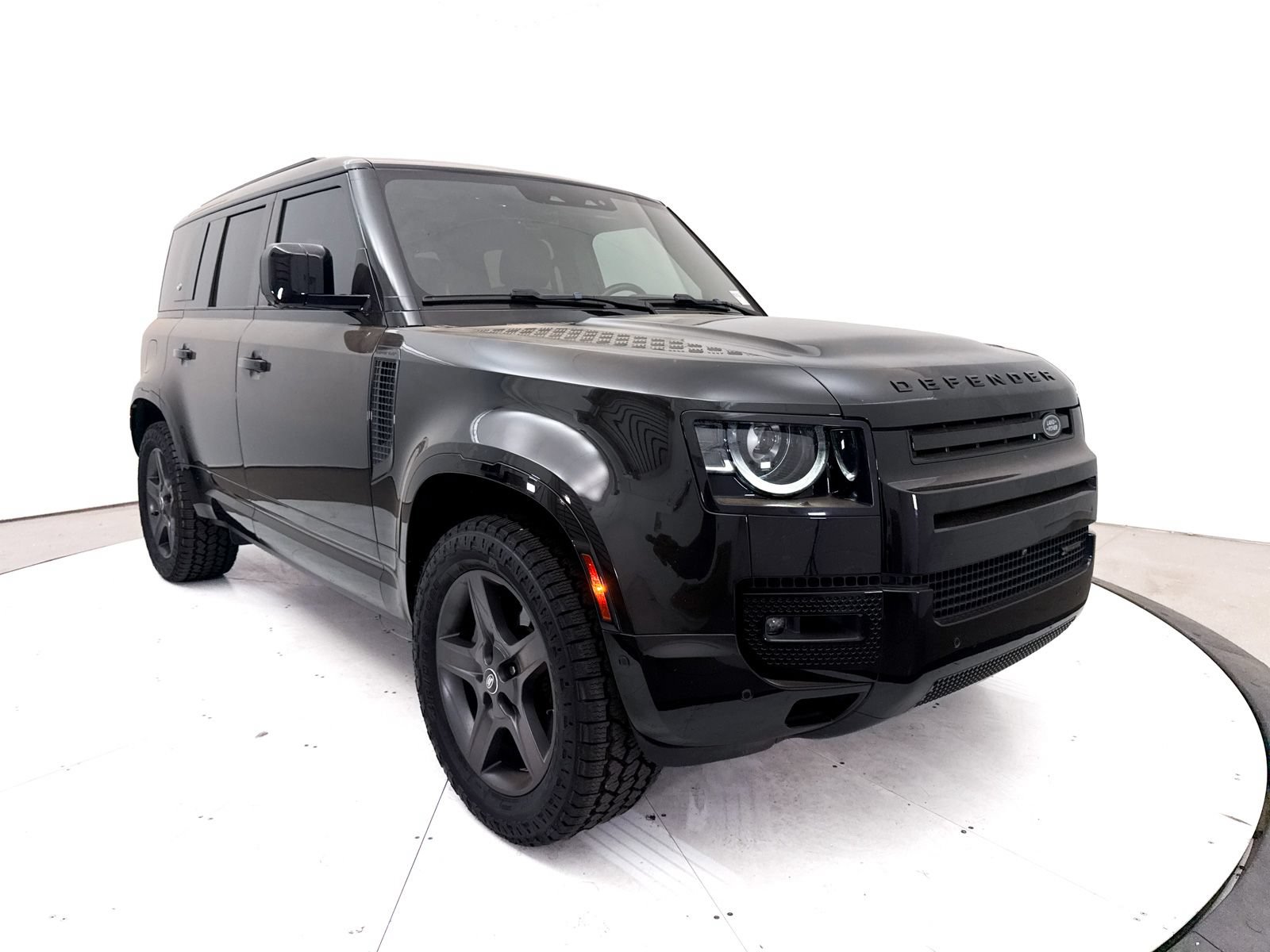 Used 2023 Land Rover Defender 110 X-Dynamic SE AWD/4WD image 13
