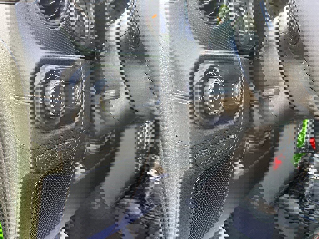 Used 2025 Jeep Wrangler Unlimited Rubicon image 7