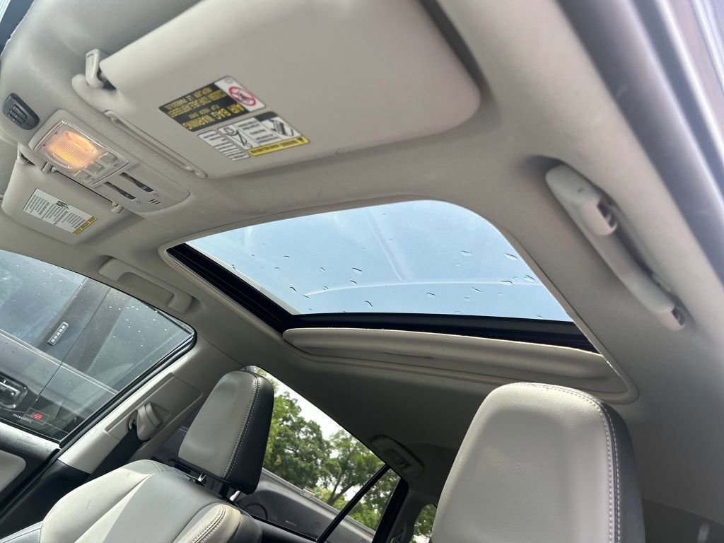 Used 2014 Toyota RAV4 Limited w/ Technology Package image 10