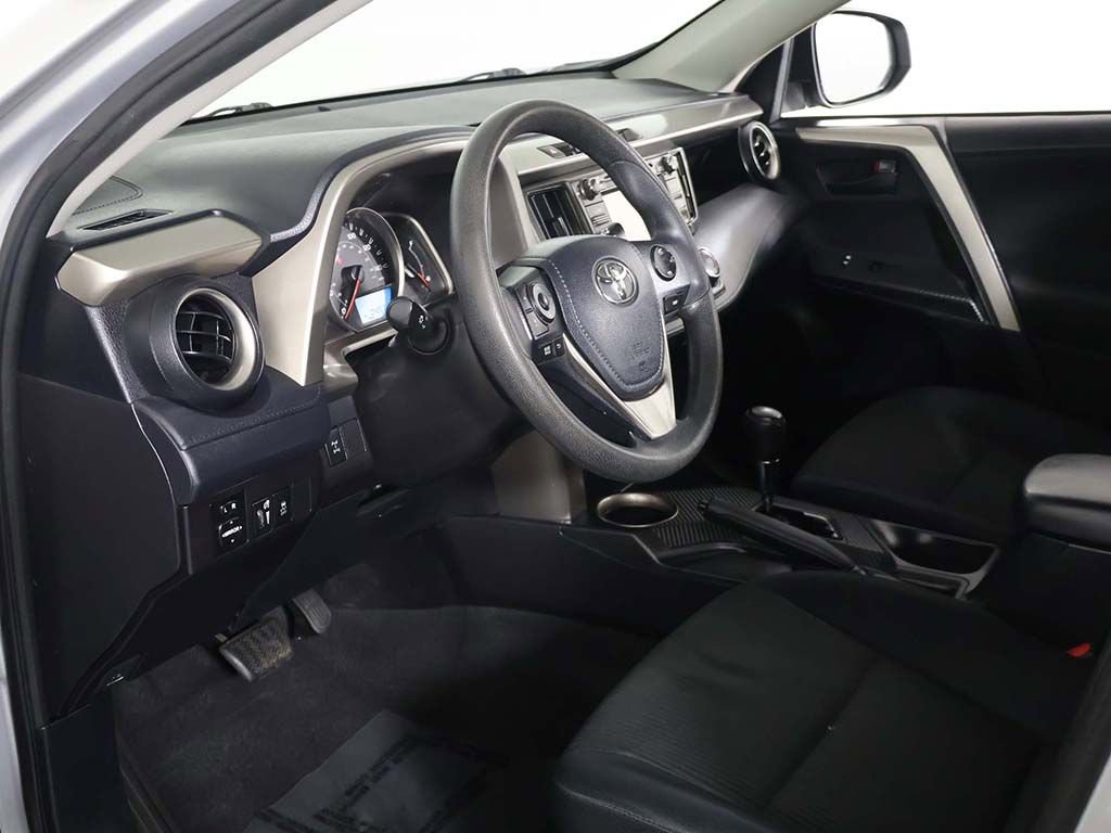 Used 2015 Toyota RAV4 LE AWD/4WD image 19