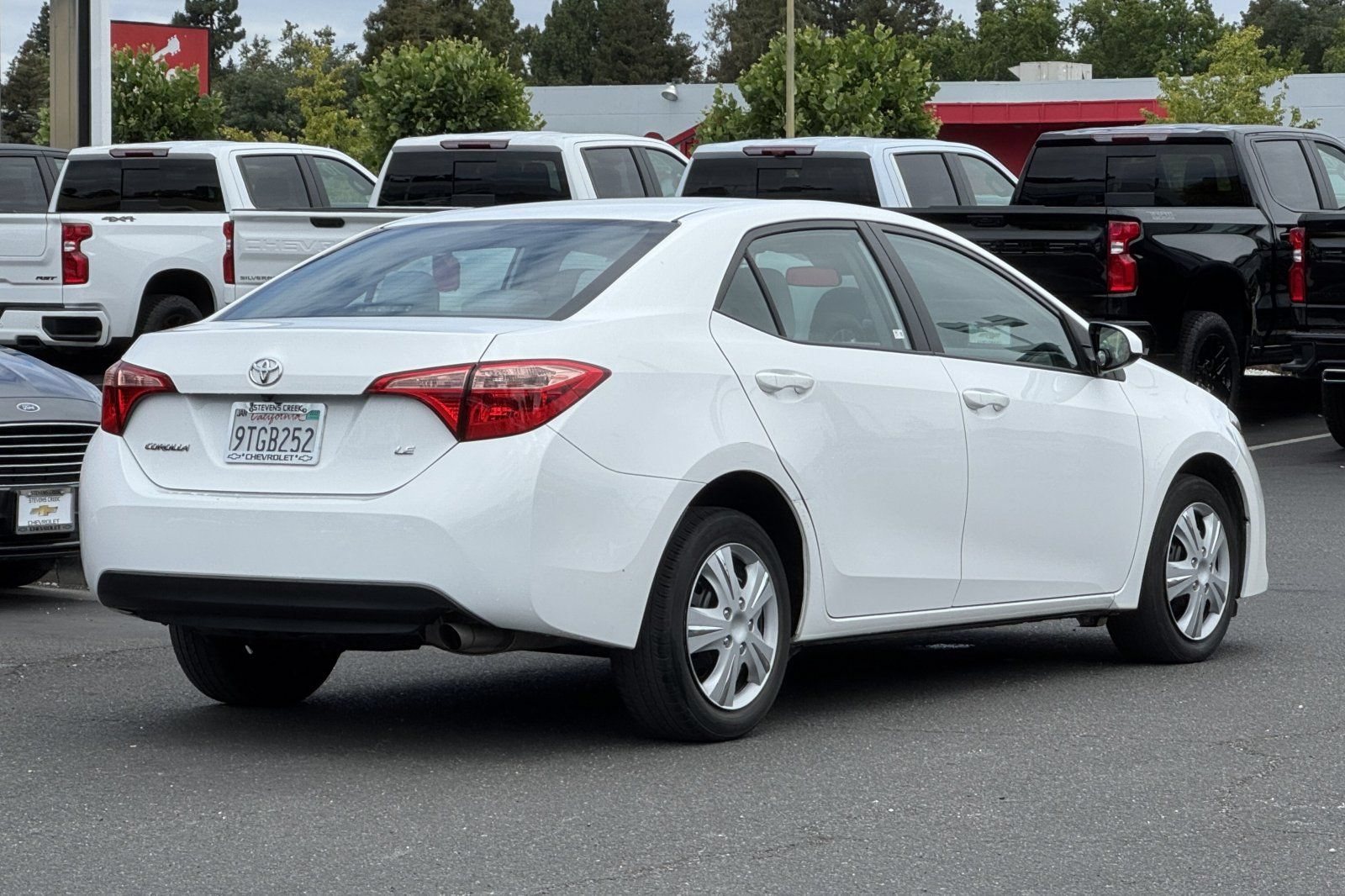 Used 2019 Toyota Corolla LE w/ Carpet Mat Package (TMS) FWD image 5