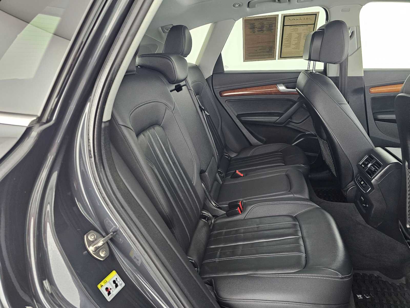 Used 2021 Audi Q5 2.0T Premium Plus w/ Premium Plus Package AWD/4WD image 12