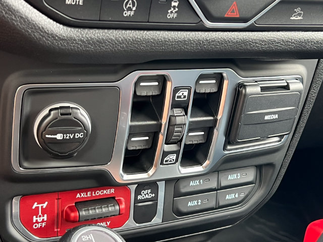 New 2026 Jeep Wrangler Unlimited Sport w/ Dual Top Group AWD/4WD image 25