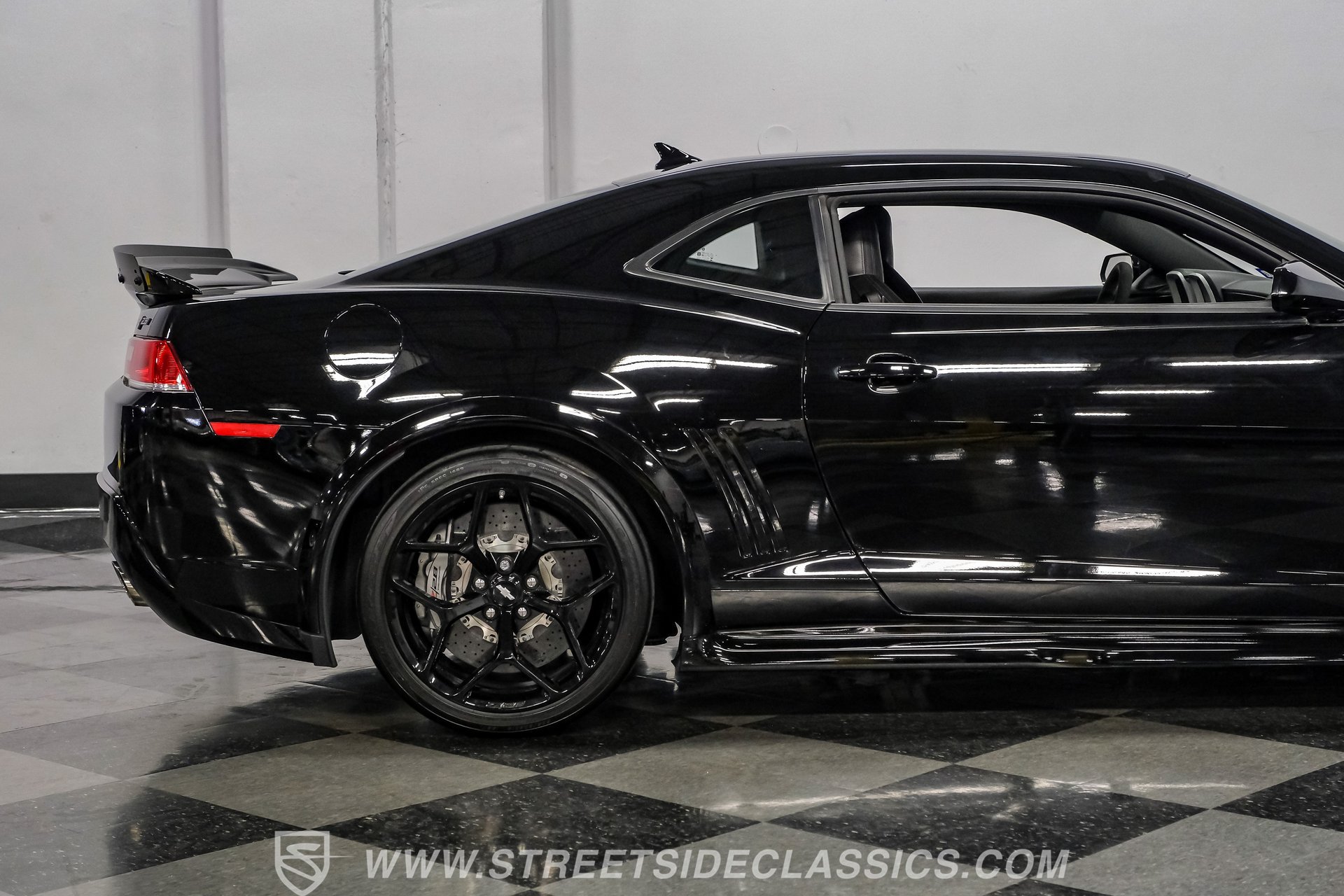 Used 2015 Chevrolet Camaro Z/28 RWD image 29