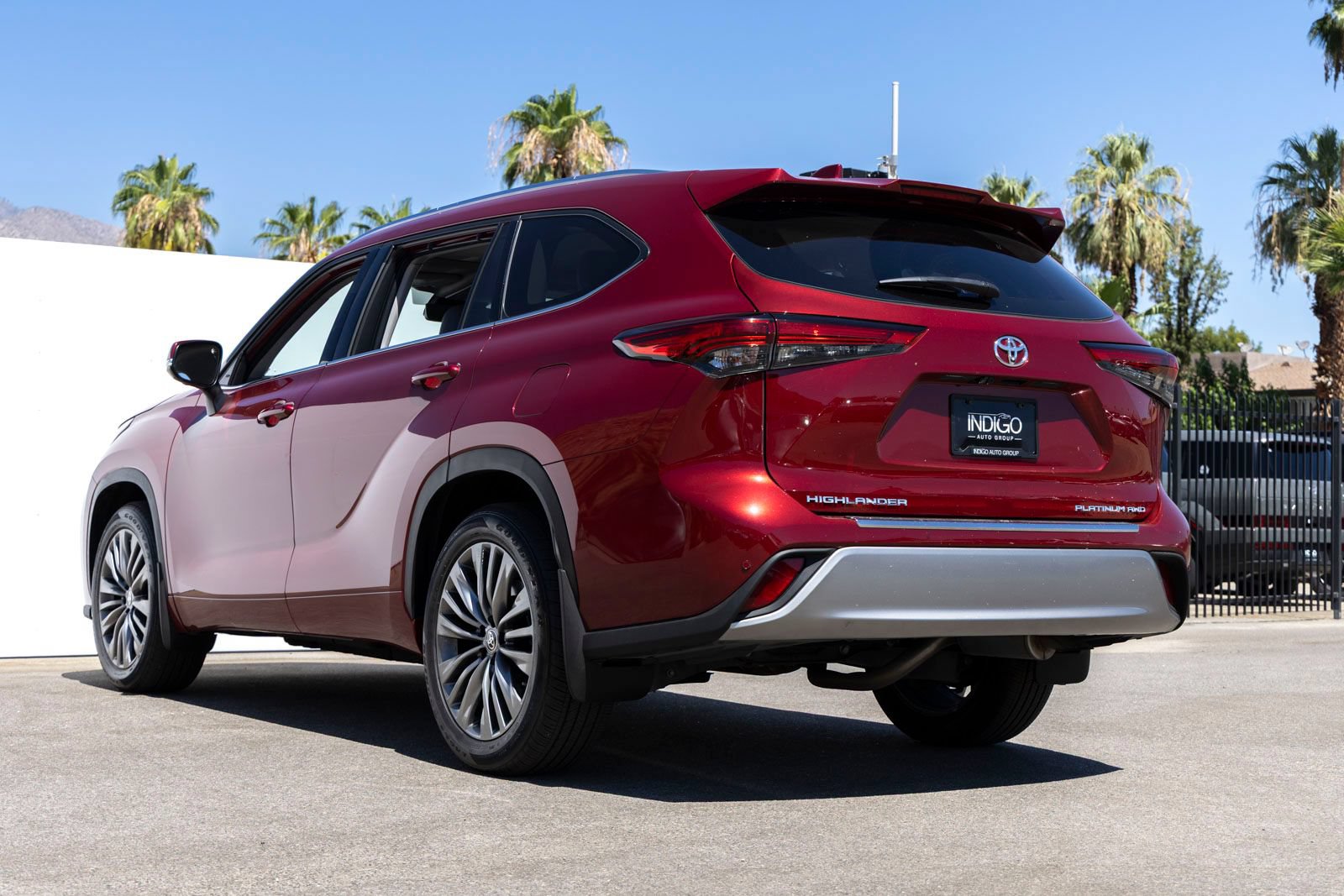 Used 2020 Toyota Highlander Platinum AWD/4WD image 7