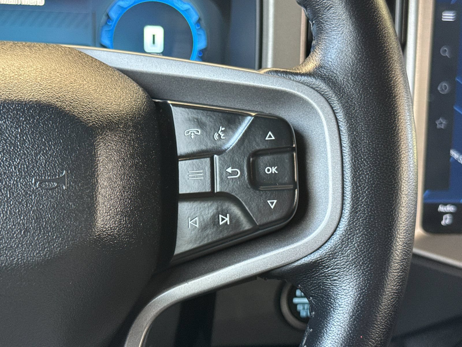 Used 2025 Ford Bronco Outer Banks AWD/4WD image 33