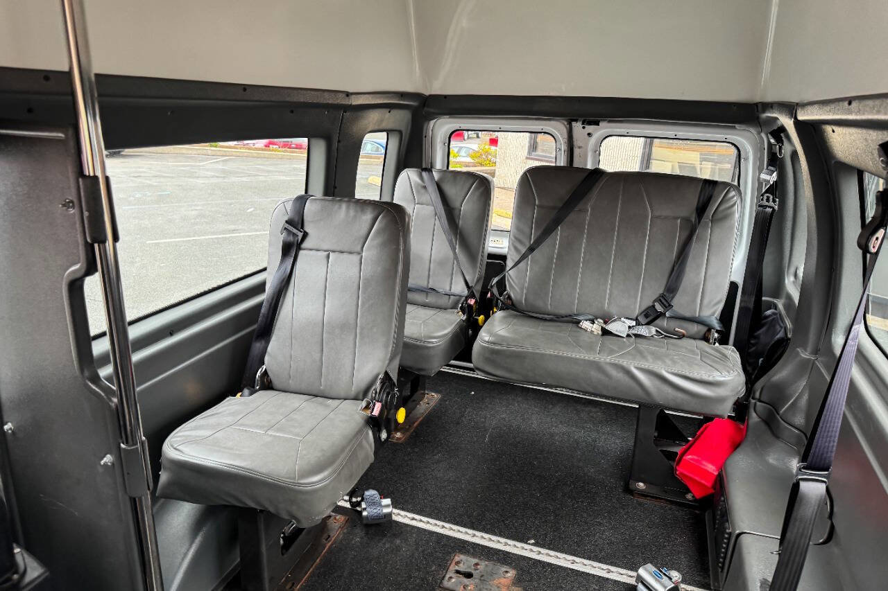 Used 2011 Ford E-350 and Econoline 350 Extended Super Duty w/ PWR Group RWD image 18