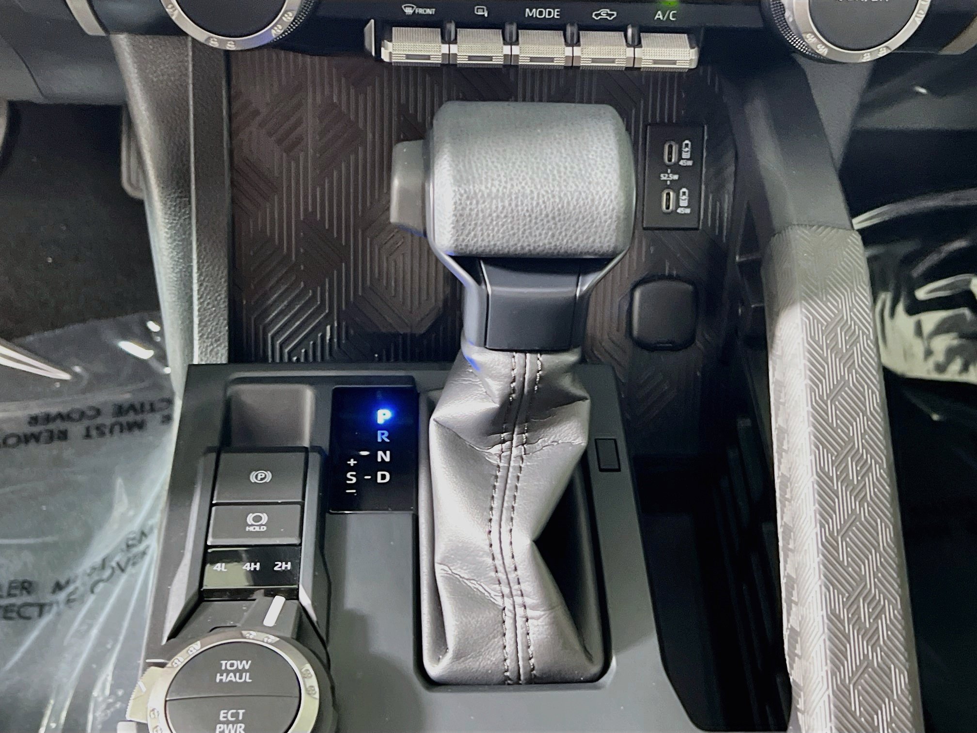 Used 2025 Toyota Tacoma SR5 AWD/4WD image 23