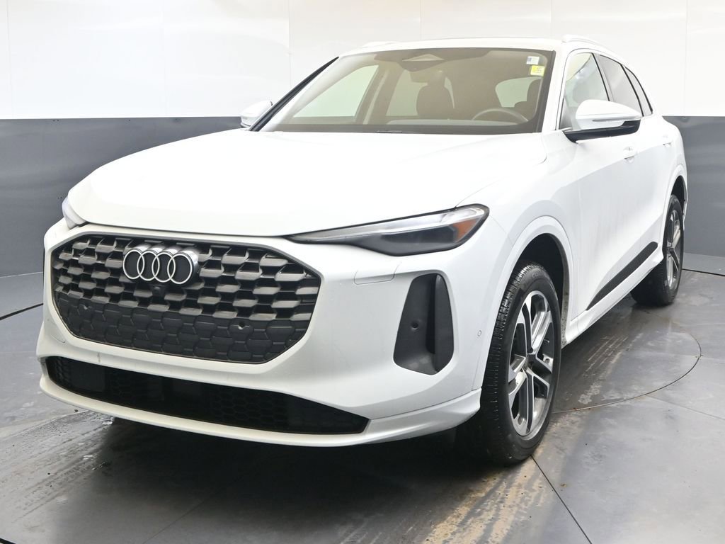Certified 2025 Audi Q5 Premium Plus w/ Premium Plus image 1