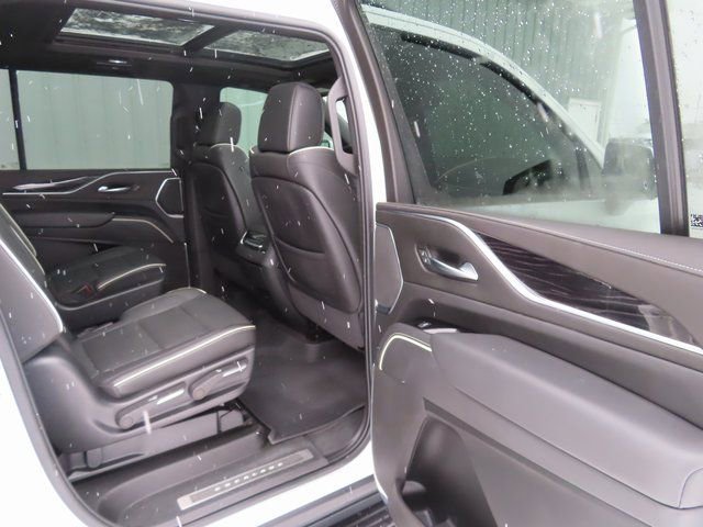 Used 2022 Cadillac Escalade ESV Sport w/ Touring Package image 31