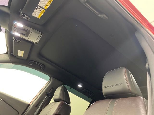 Used 2025 Honda Pilot Black Edition image 14