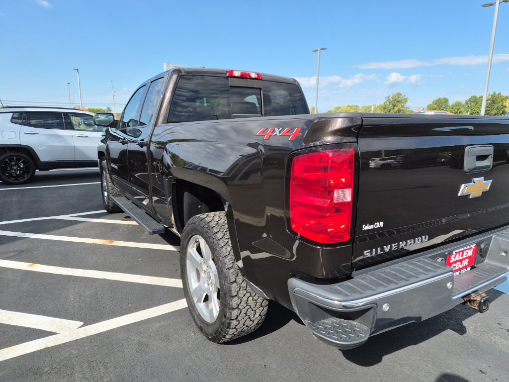 Used 2018 Chevrolet Silverado 1500 LT w/ All Star Edition AWD/4WD image 2