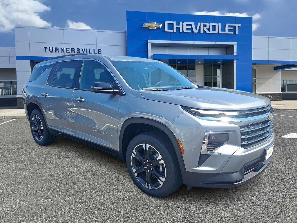 New 2027 Chevrolet Traverse LT w/ Sun and Wheel Package FWD image 2