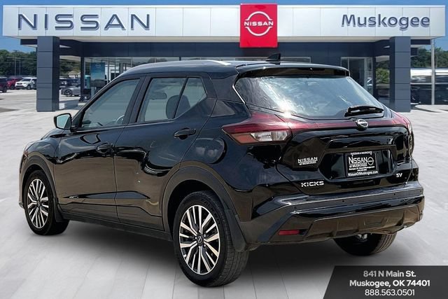 Used 2024 Nissan Kicks SV FWD image 4