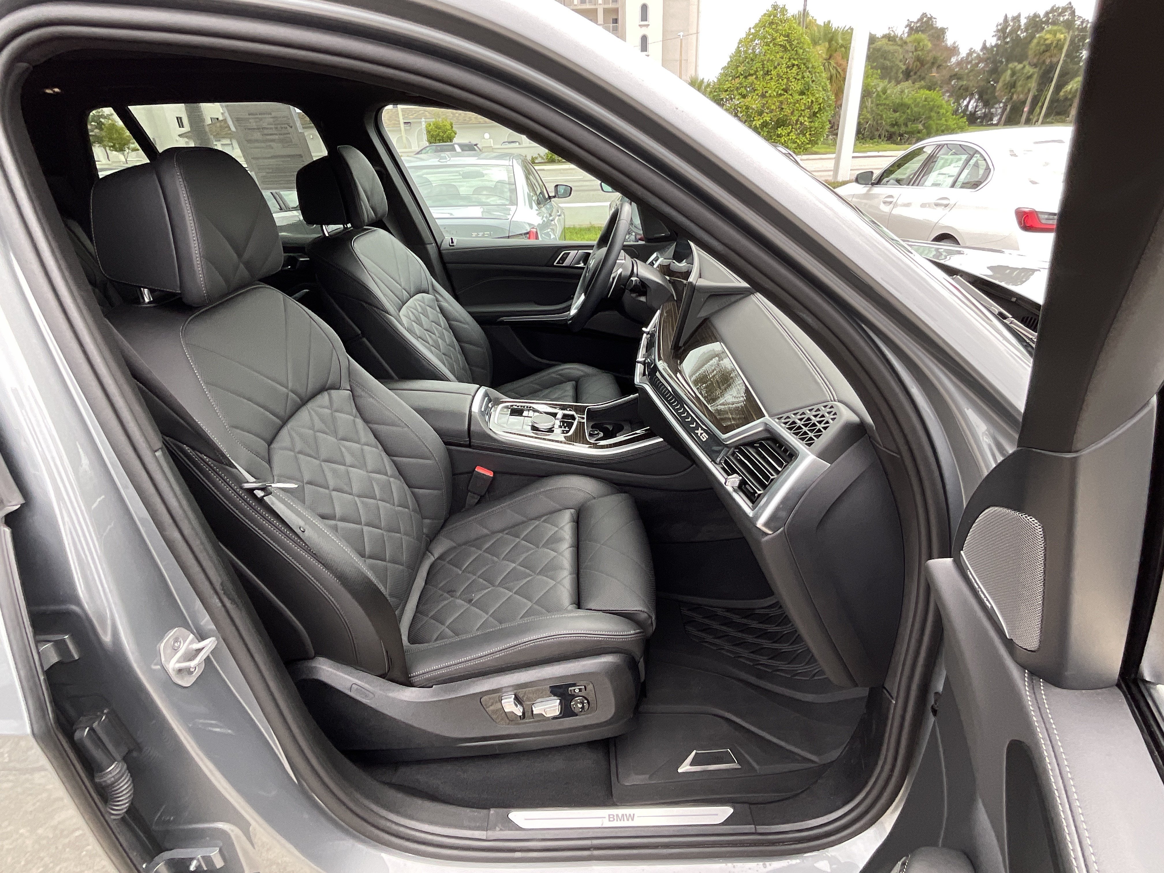 Used 2024 BMW X5 xDrive40i w/ Premium Package AWD/4WD image 22