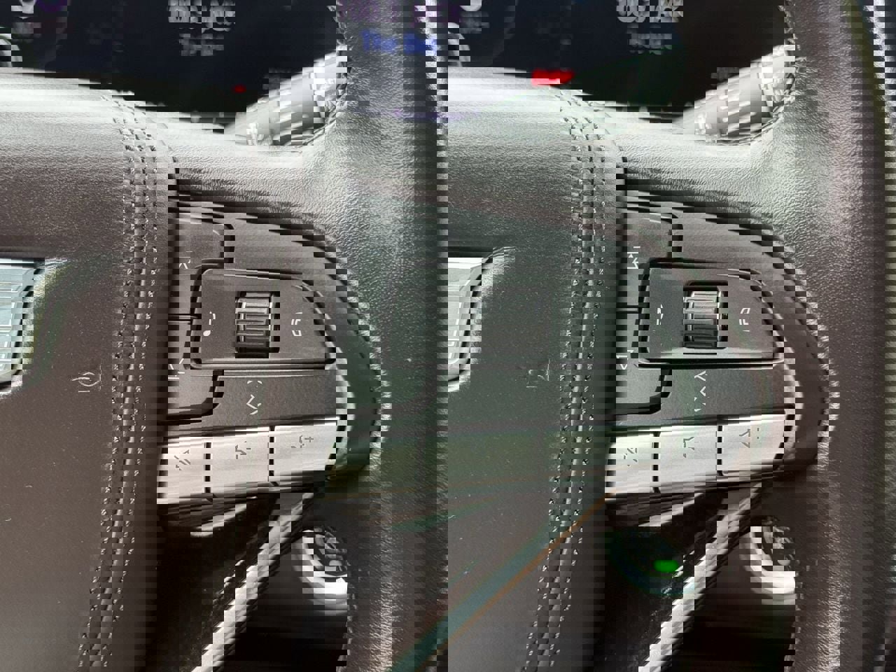 Used 2023 Cadillac Escalade Sport Platinum w/ LPO, ONYX Package image 13