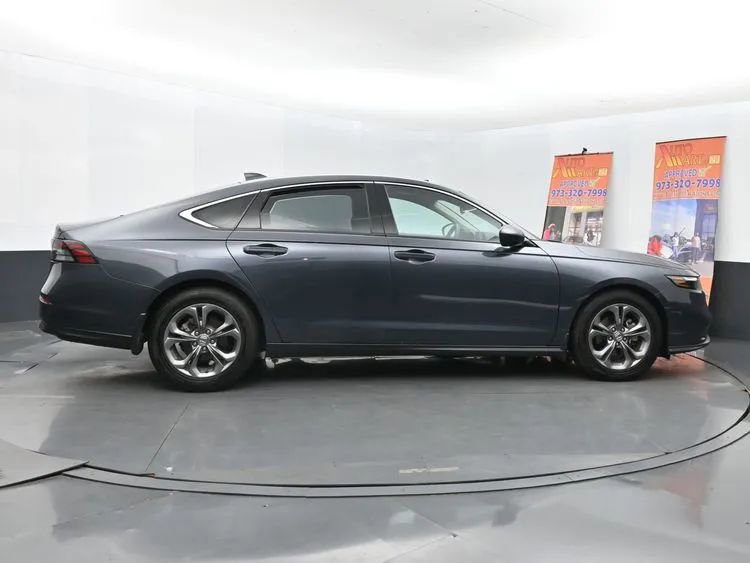 Used 2023 Honda Accord EX image 4