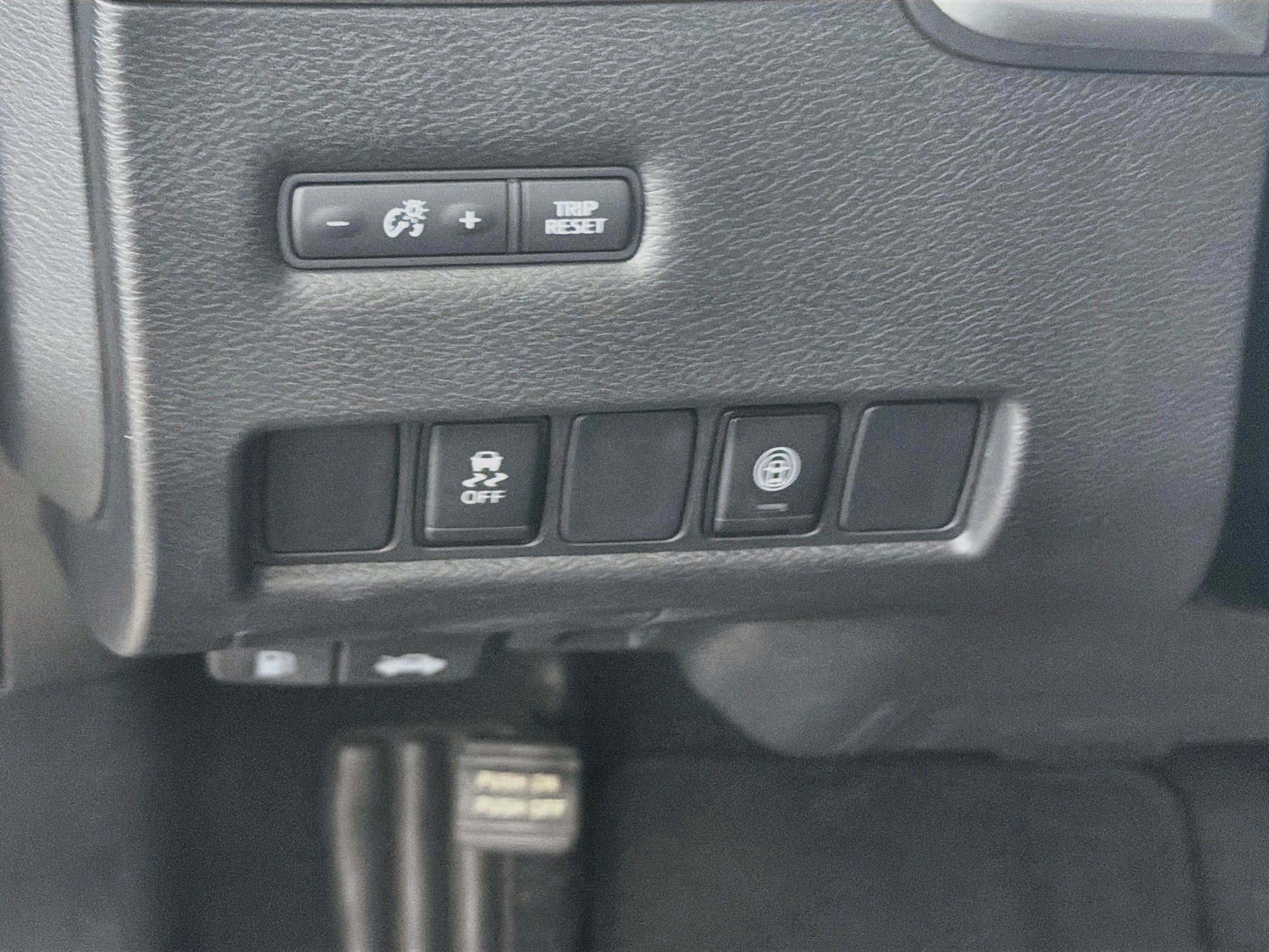 Used 2023 Nissan Murano SV w/ SV Midnight Edition Package FWD image 16