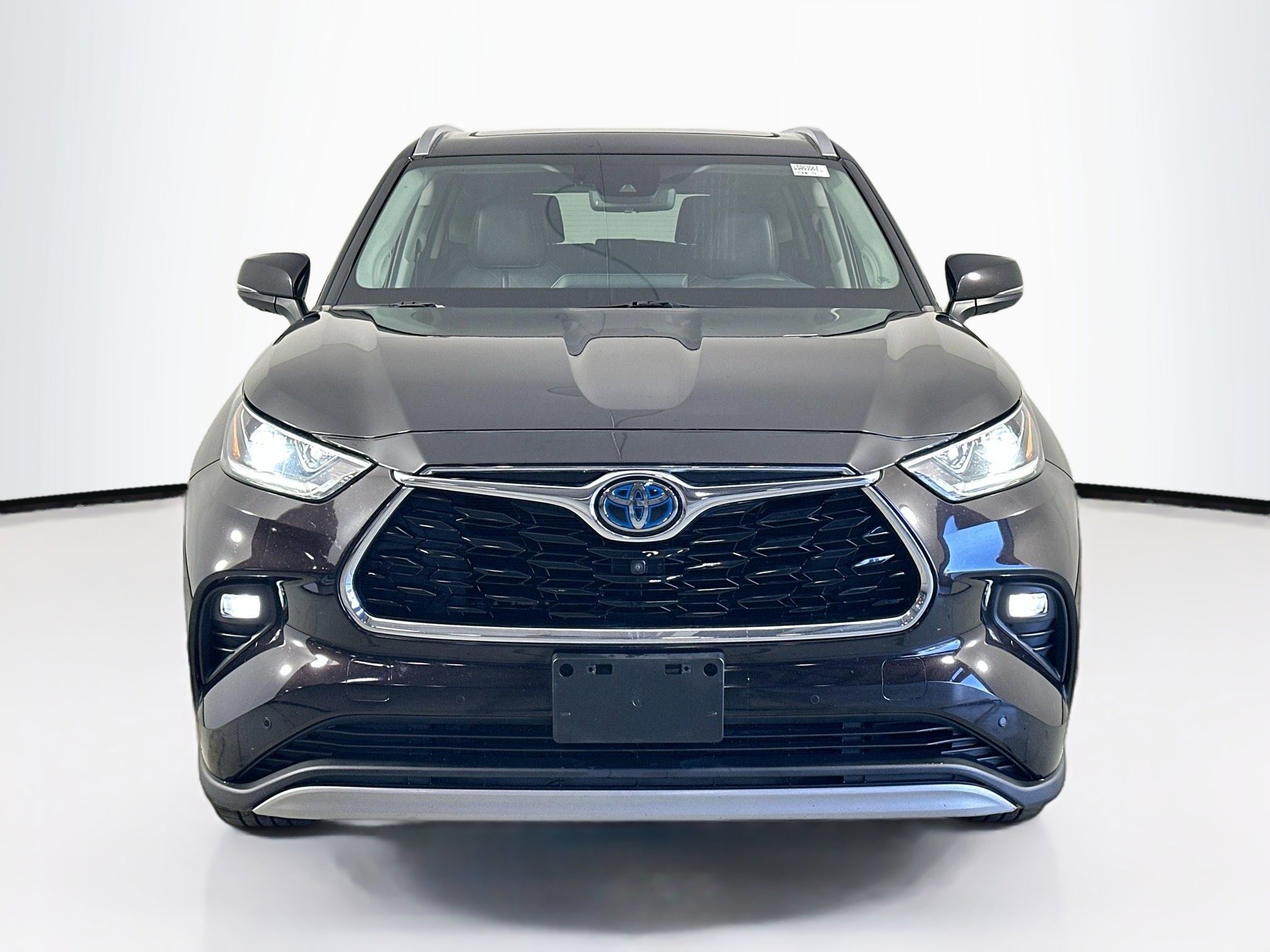 Used 2020 Toyota Highlander Limited Platinum image 2