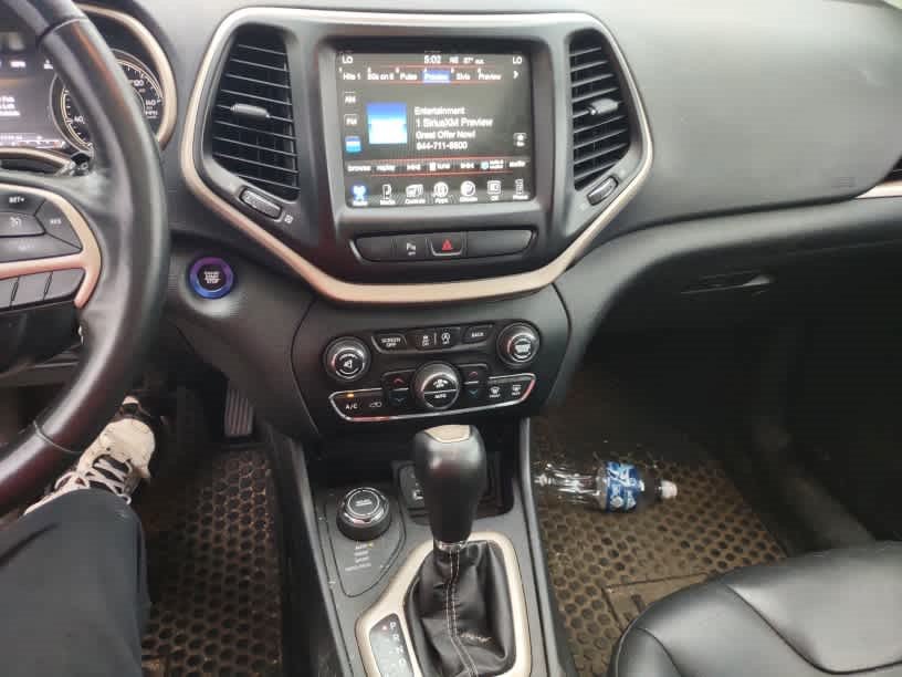 Used 2018 Jeep Cherokee Limited w/ High Altitude Package AWD/4WD image 7