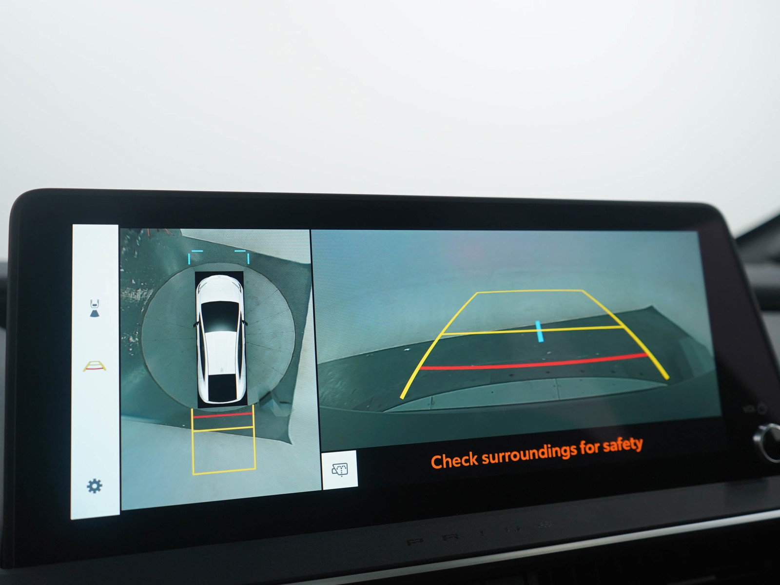 Used 2026 Toyota Prius Plug-In Hybrid w/ Limited Premium Package image 28