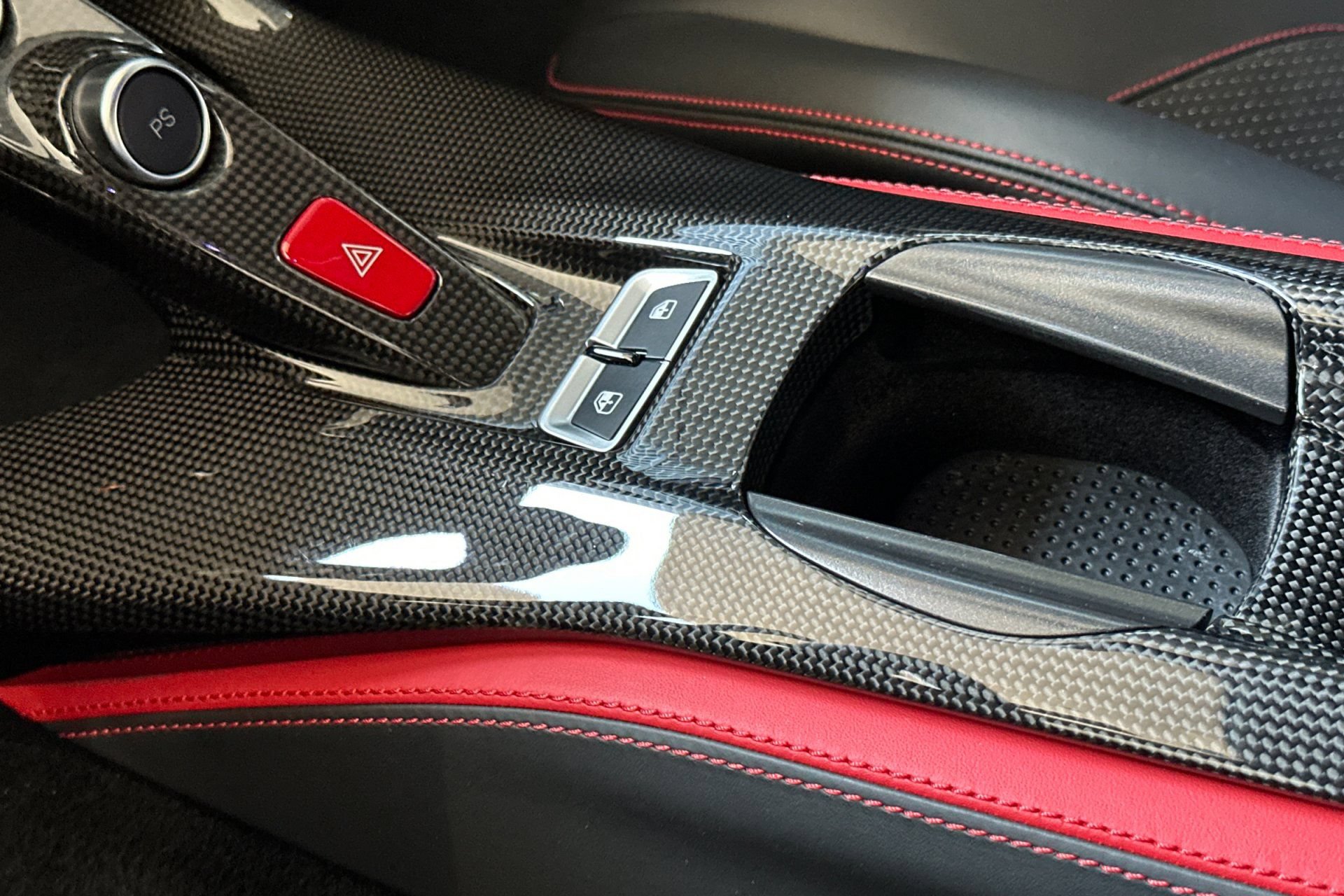 Used 2018 Ferrari 812 Superfast RWD image 24