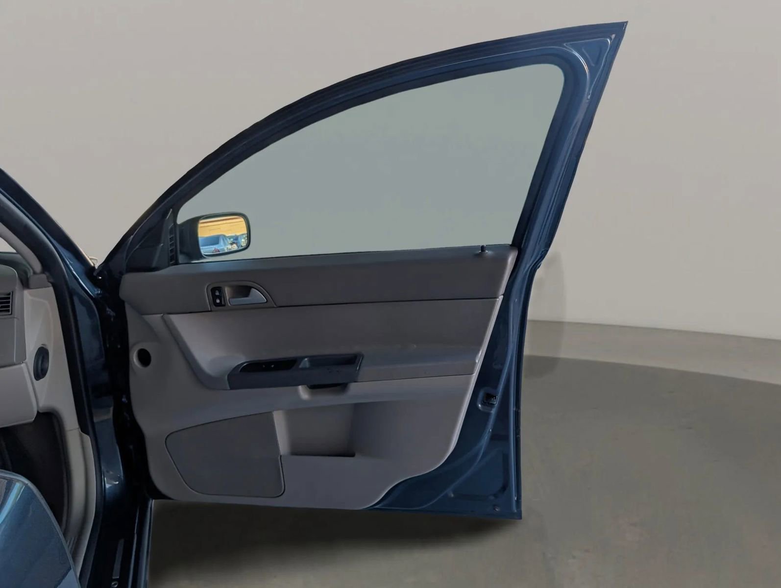 Used 2005 Volvo S40 2.4i FWD image 11