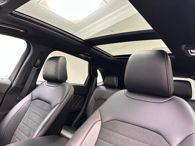 New 2024 Ford Edge ST-Line AWD/4WD image 15
